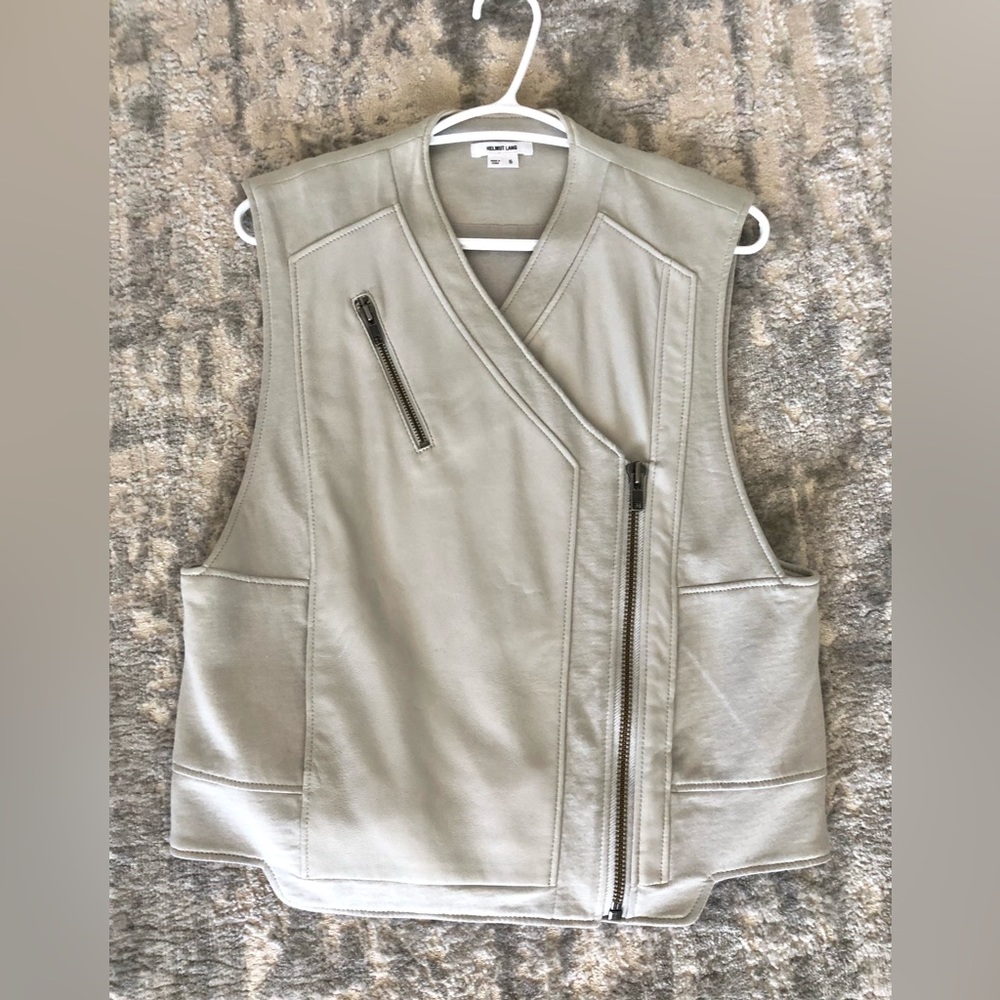 Grey/beige helmet lang vest